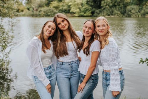 girls-3